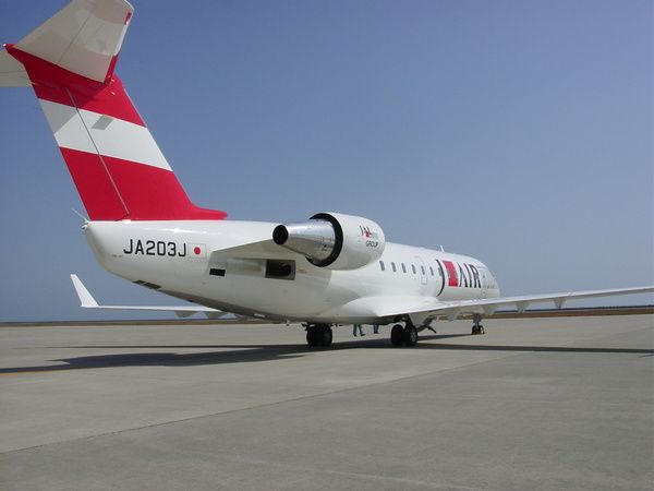 JAIR CRJ-200_JA203J(1)